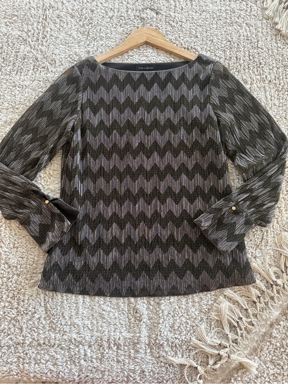 Banana Republic Women’s Small Metallic Chevron Blouse Green/Gray Bell Cuff Top